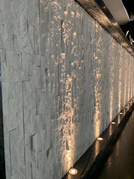 小巖石